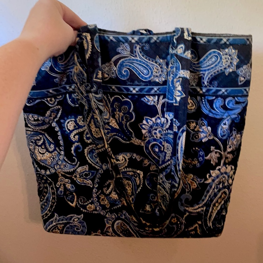 Vera Bradley Tote bag, retired Windsor Navy pattern